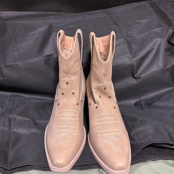 Women’s SO cowboy boots size 10 - Picture 3 of 3